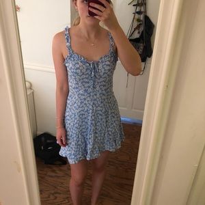Forever 21 *web exclusive* blue sundress w daisies